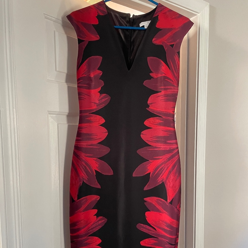 New York & Company Scuba Sheath Dress V-Neck Size 8 NWOT